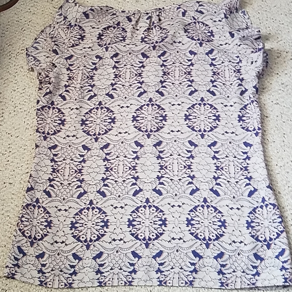 CABI flutter sleeve printed top size s - Picture 6 of 8